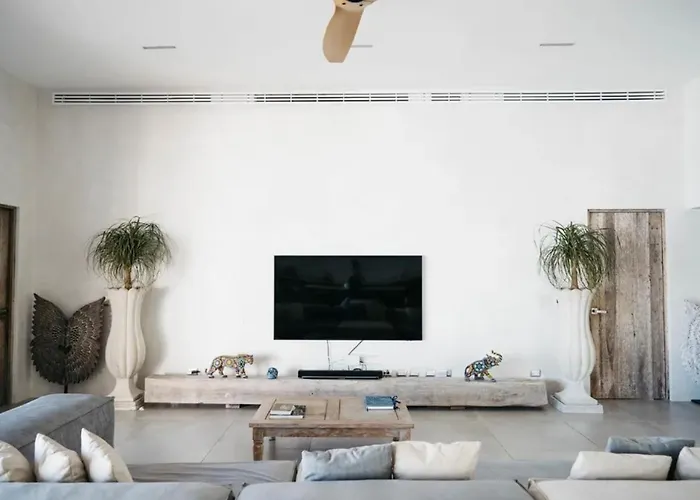 Villa 5br Exclusive Beachfront With Pool In Tulum Balcheil
