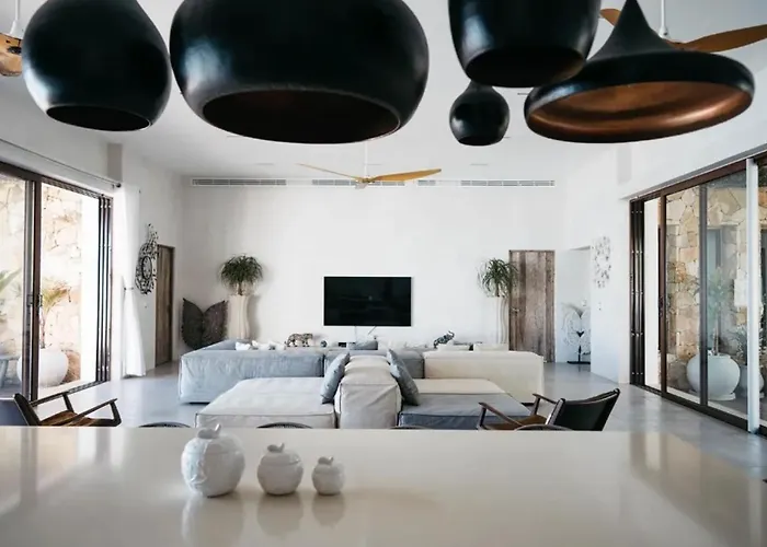 Villa 5br Exclusive Beachfront With Pool In Tulum *