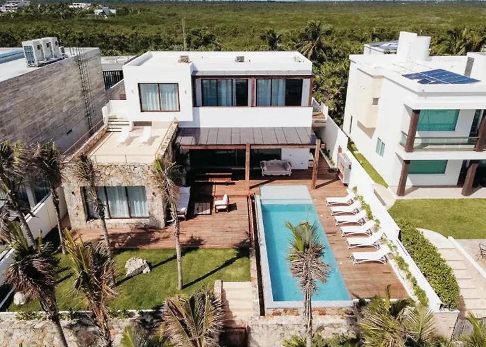 Villa 5br Exclusive Beachfront With Pool In Tulum